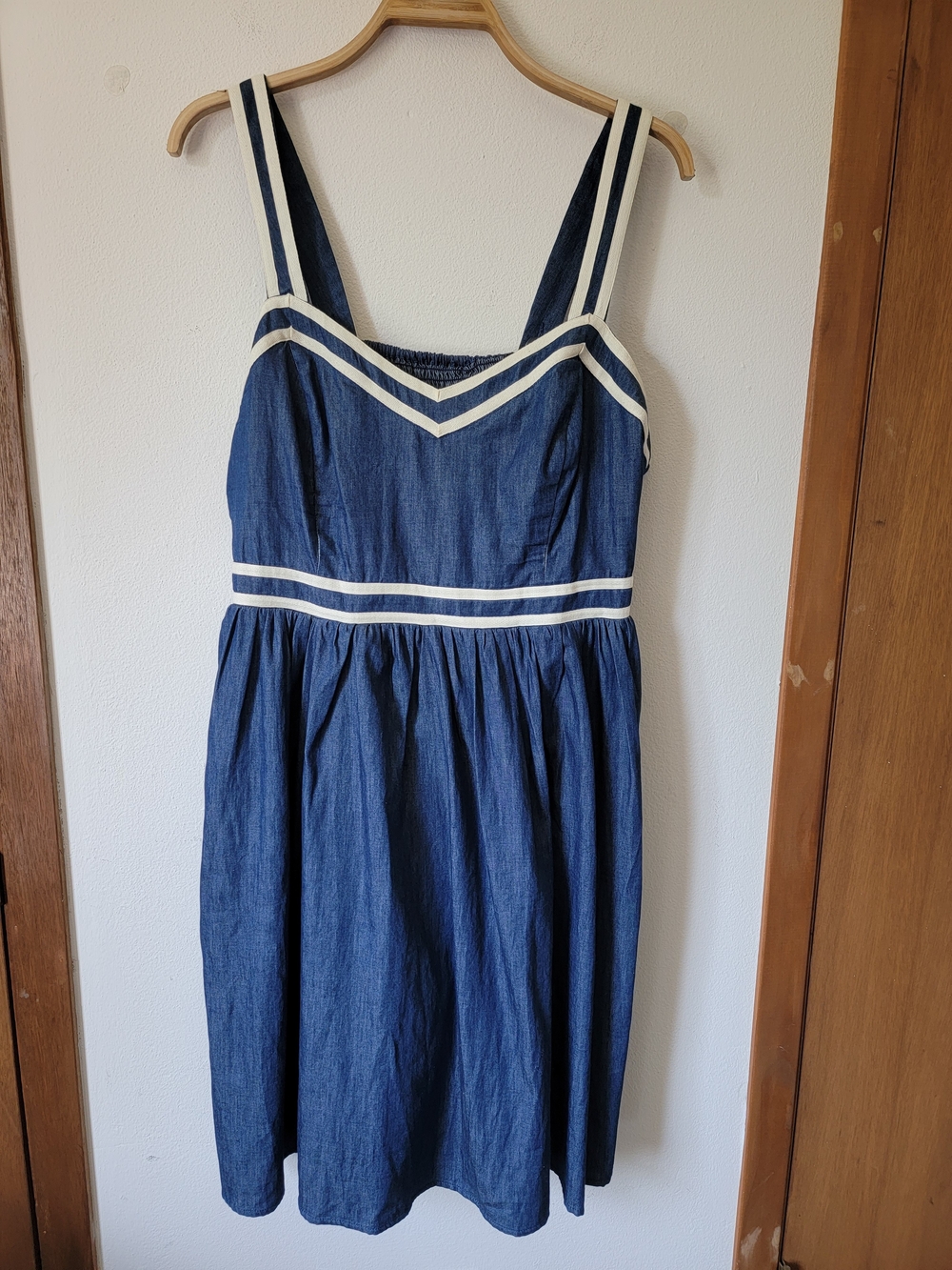 Sleeveless Blue Denim Midi Dress Sweatheart Neckline & White Trim 100% Cotton 1X